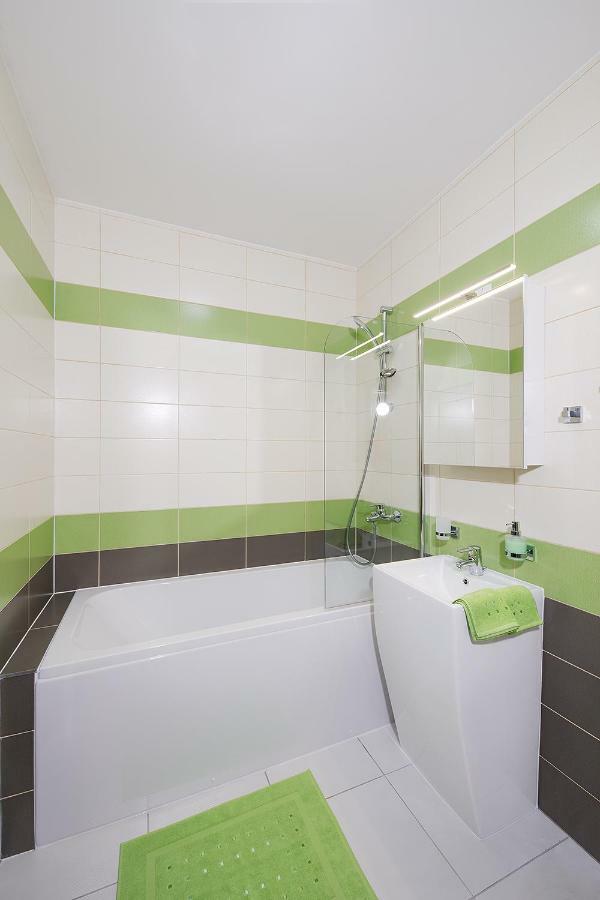 Apartment Near City Centre With Parking Place Prague Ngoại thất bức ảnh